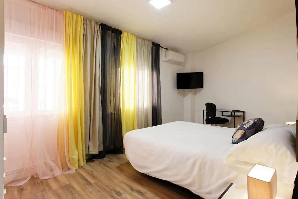 בית נופש הוילה ברצלונה Fantastic House With Jacuzzi
