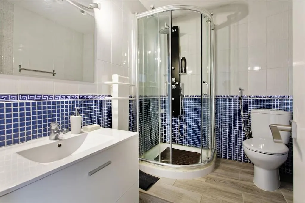 Villa Fantastic House With Jacuzzi à Barcelone